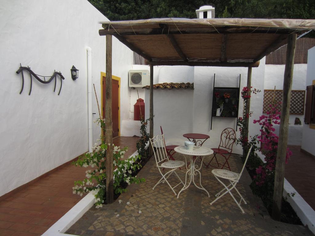 Gasthaus Casa Da Tita Salir Exterior foto